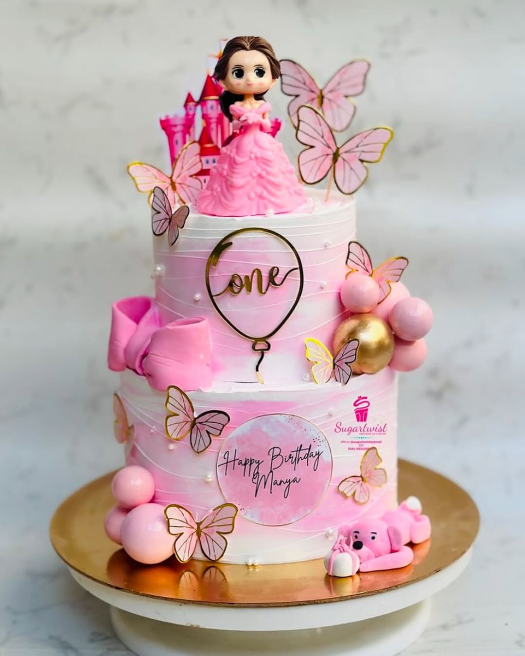 Baby girl birthday cake with name