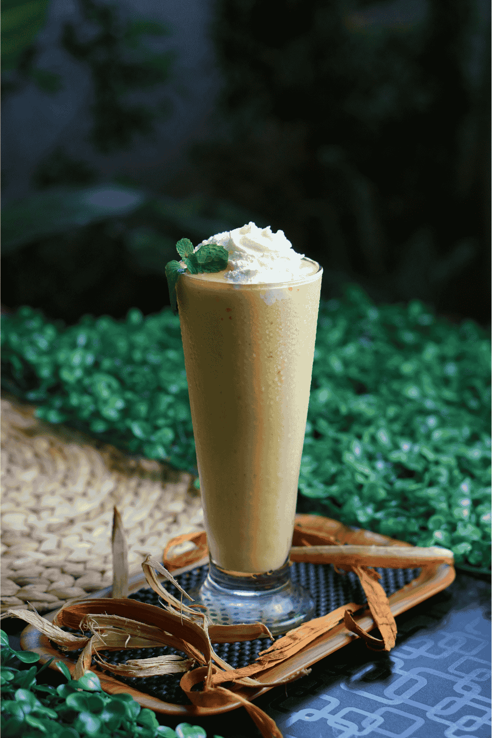 Mango Smoothie with Milk and Ice